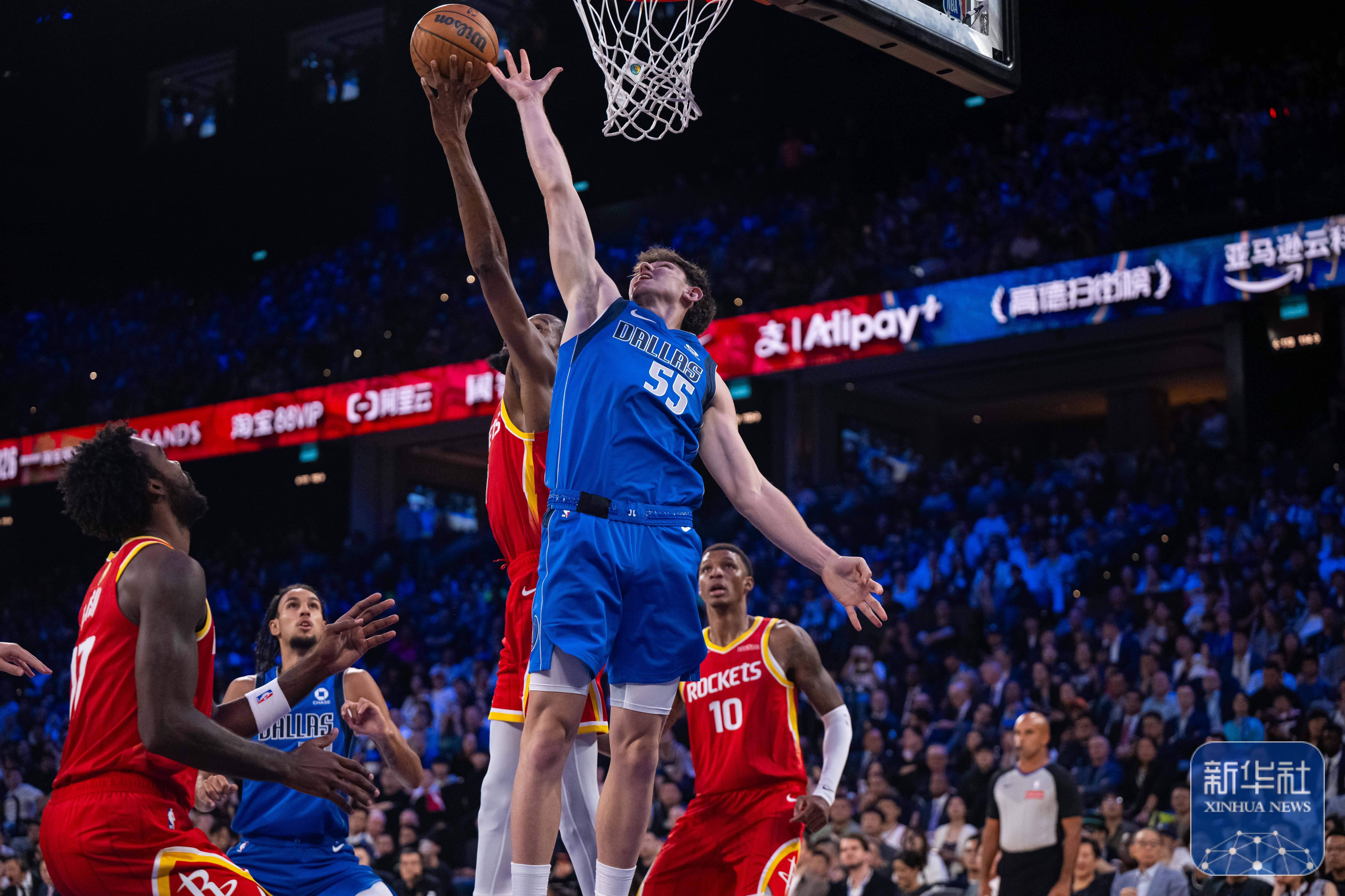 深一度｜NBA季前赛窗口正式升温，成为今日篮球焦点，新人和边缘球员争夺名单席位，看点比想象更多