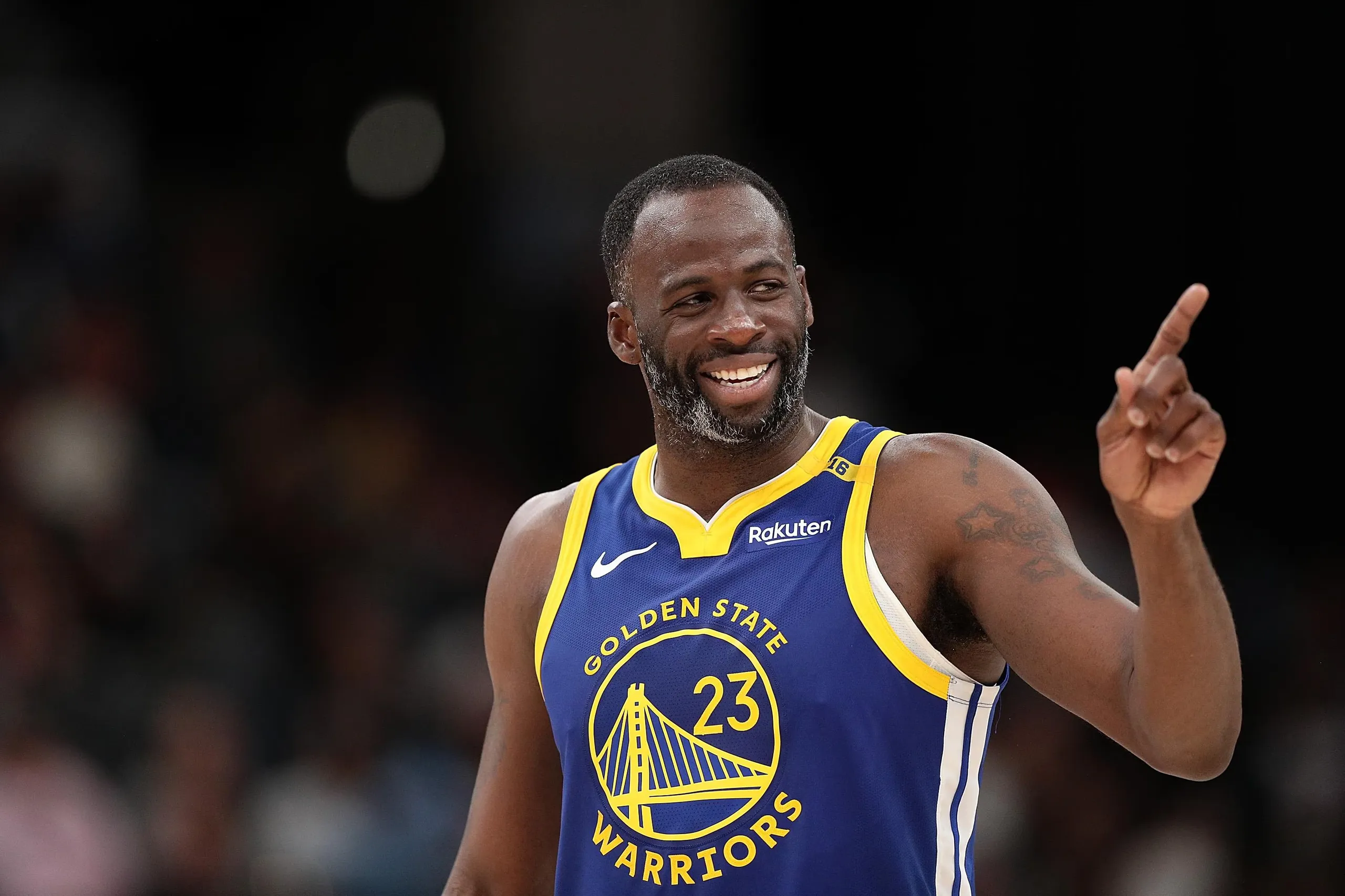 数据说｜篮球多线作战的一天，NBA季前赛窗口正式升温，话题度最高，场内外都有故事