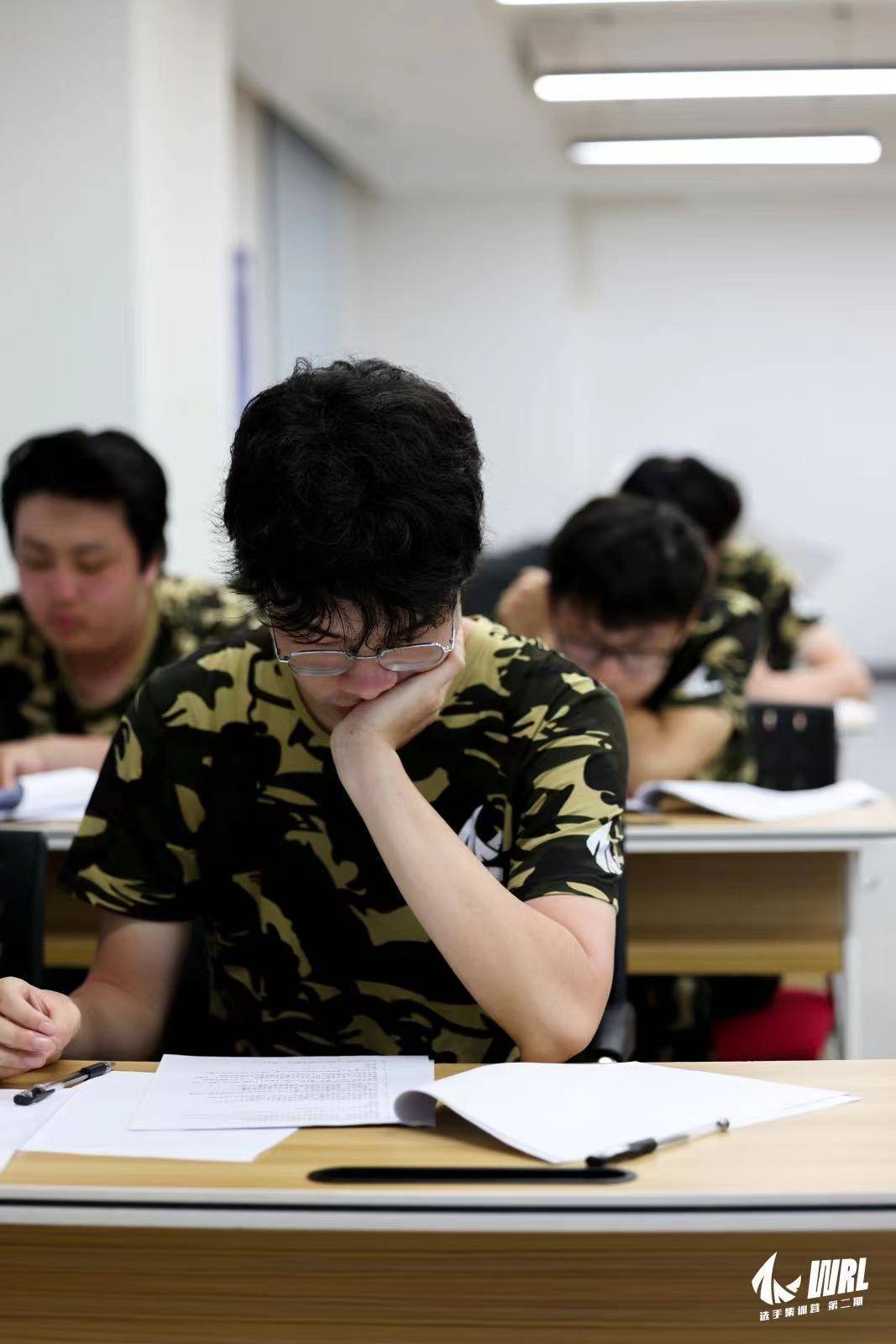 深一度｜年轻选手争取刷新个人最好成绩之后，短池赛季话题开始升温的关注点发生变化，赛前气氛已经拉满