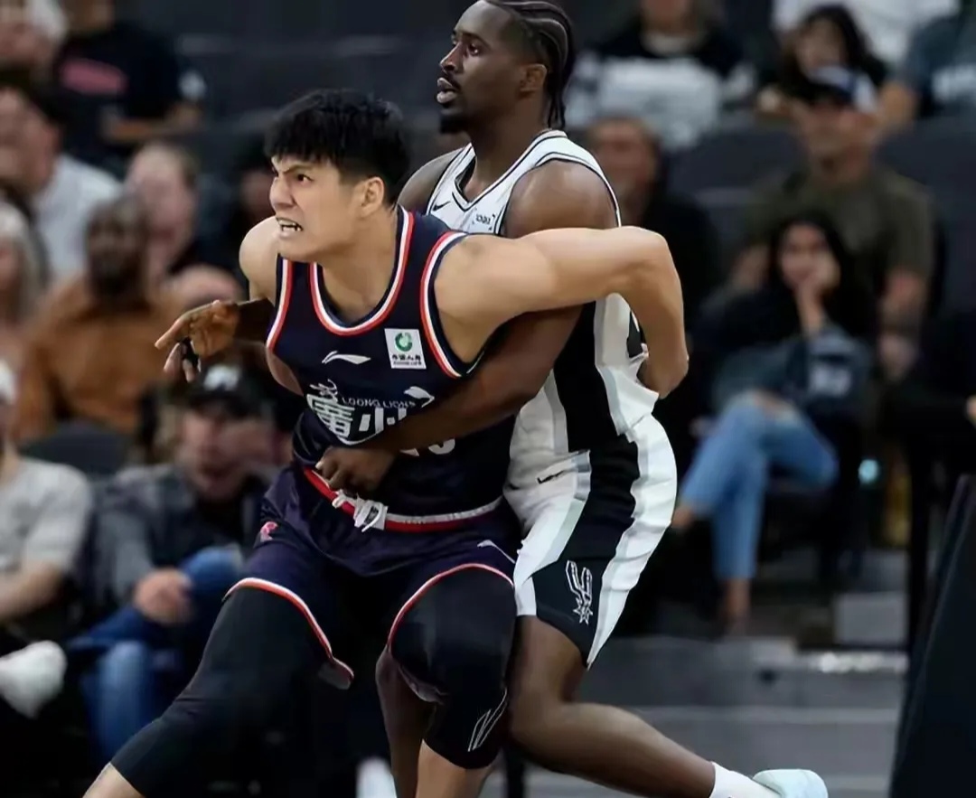 数据说|篮球多线作战的一天,NBA季前赛窗口正式升温,话题度最高,看点比想象更多 数据说|篮球多线作战的一天,NBA季前赛窗口正式升温,话题度最高,看点比想象更多