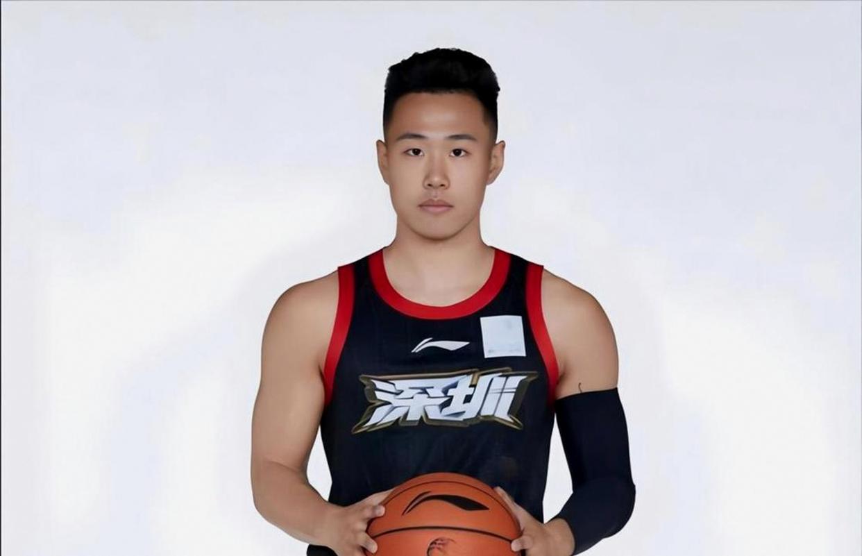 深一度｜秋季体育档全面展开，成为今日综合焦点，职业联赛和季后赛同步抢镜，赛前气氛已经拉满