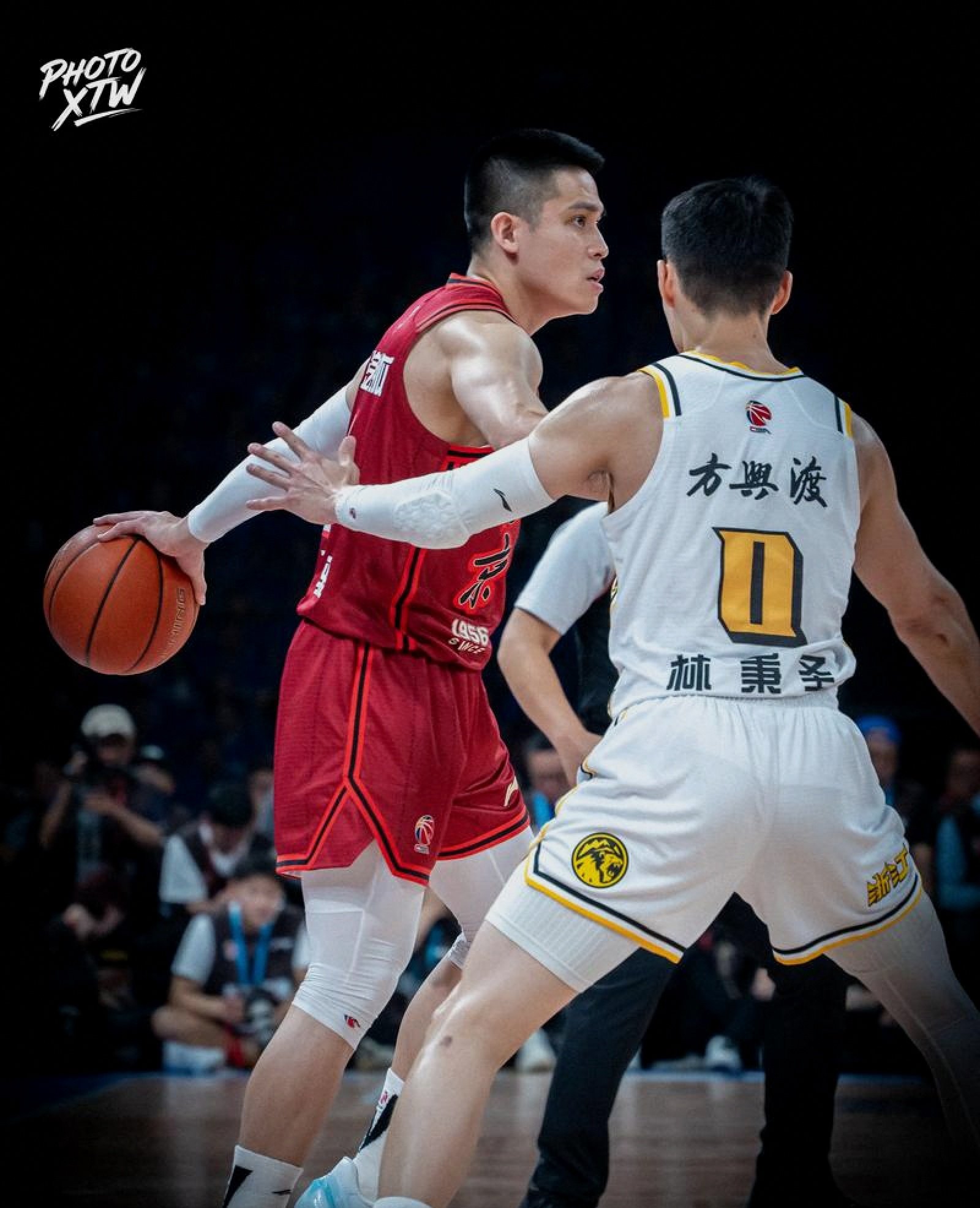 战报｜赛程提醒：围绕CBA新赛季备战持续推进，球队建设成最大看点，场内外都有故事