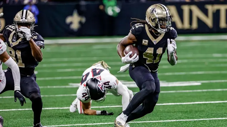 猎鹰与圣徒重逢超级穹顶，成为今日NFL焦点，二十年前经典夜赛再被提起，场内外都有故事