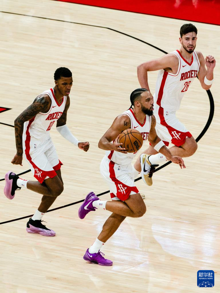 NBA季前赛窗口正式升温，悬念升级，轮换竞争增加新变量，后续发展值得关注