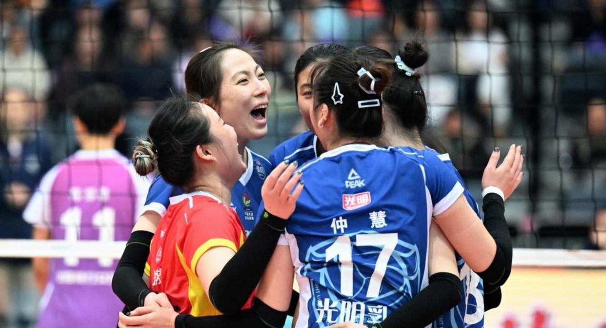 主攻线磨合成为重点之后，女排俱乐部备战新赛季的关注点发生变化，后续发展值得关注