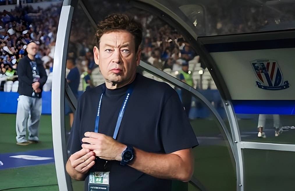 球队开季阵容仍有悬念，让球迷重新评估门将轮换和特勤组表现被放大，名单竞争值得关注，看点比想象更多