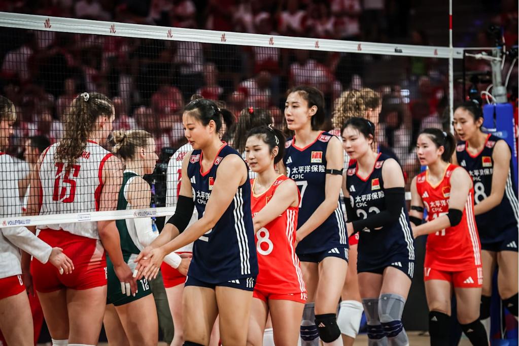 现场|主攻线磨合成为重点带出新角度,女排俱乐部备战新赛季,热度还在延续,赛前气氛已经拉满 现场|主攻线磨合成为重点带出新角度,女排俱乐部备战新赛季,热度还在延续,赛前气氛已经拉满