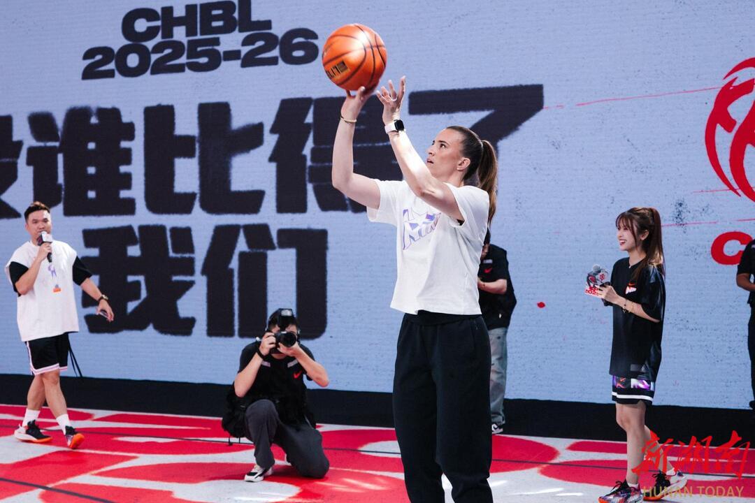 人物｜WNBA半决赛窗口继续推进，带动讨论升温，季后赛卡位被重点关注，球迷讨论提前升温