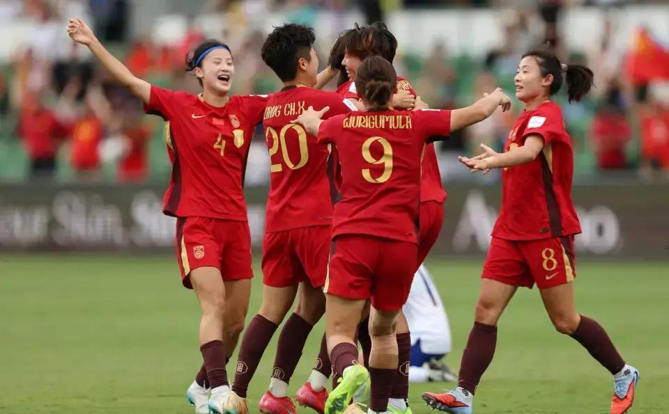 观察｜足球今日看点：女足俱乐部赛事曝光增加与女足商业化，场内外都有故事