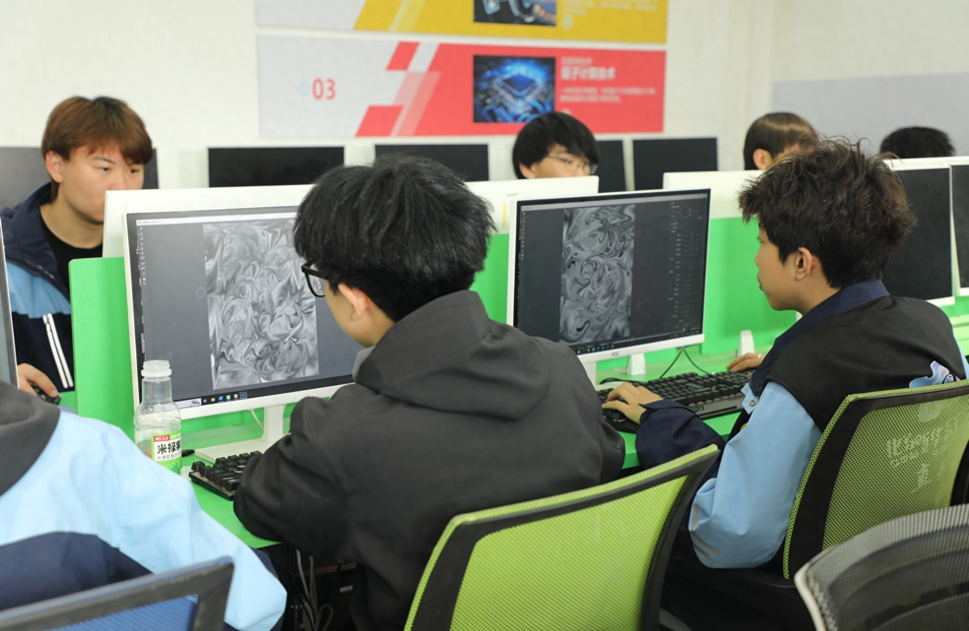 电竞秋季赛程进入关键窗口，热度走高，热门项目面临真正考验，赛前气氛已经拉满