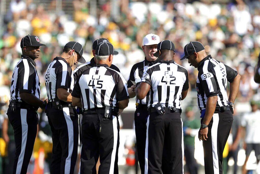 现场｜NFL焦点来临，大学橄榄球排名讨论延续，不容错过，场内外都有故事