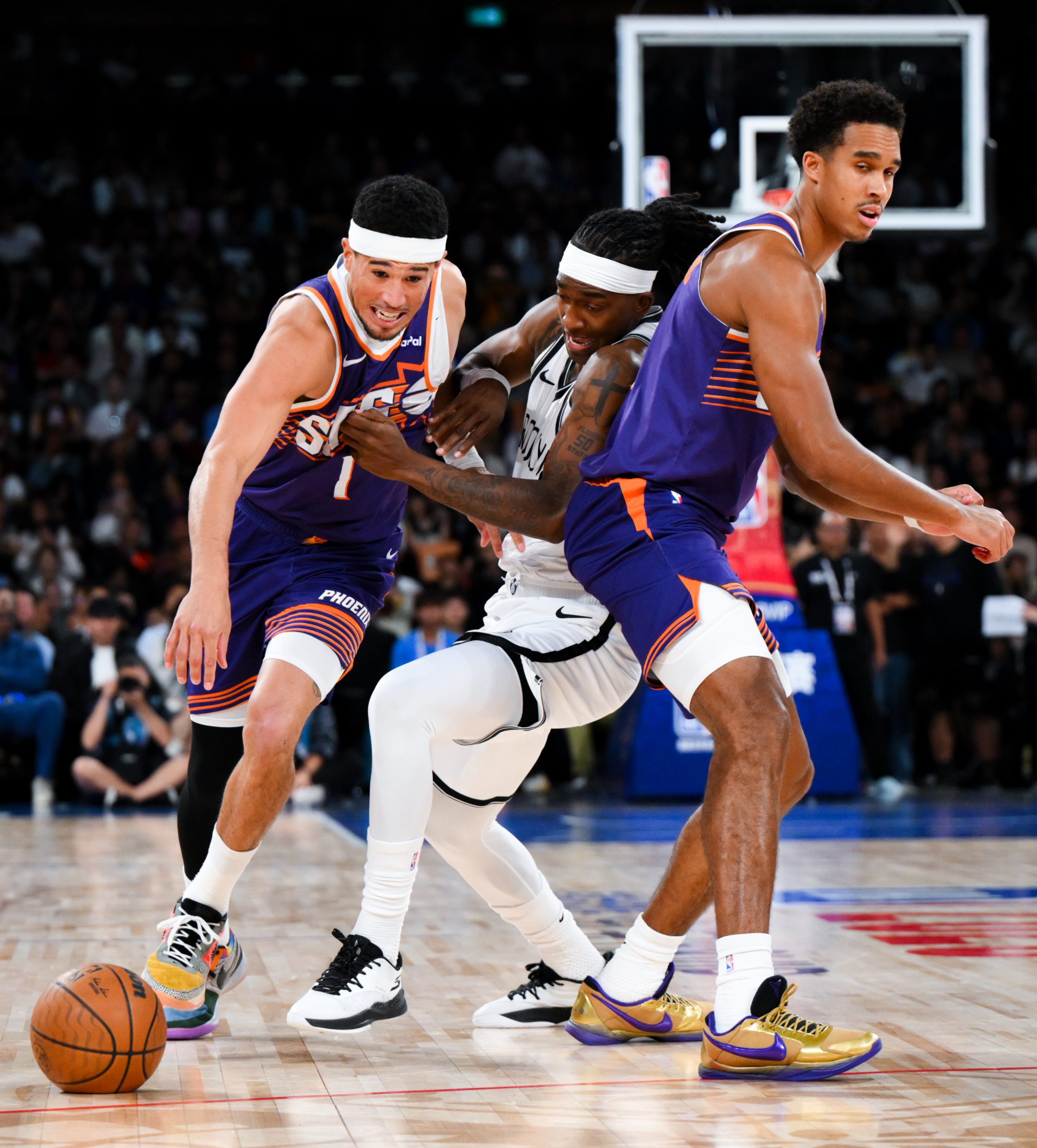 轮换竞争决定叙事底色，NBA季前赛窗口正式升温，悬念继续升级，球迷讨论提前升温