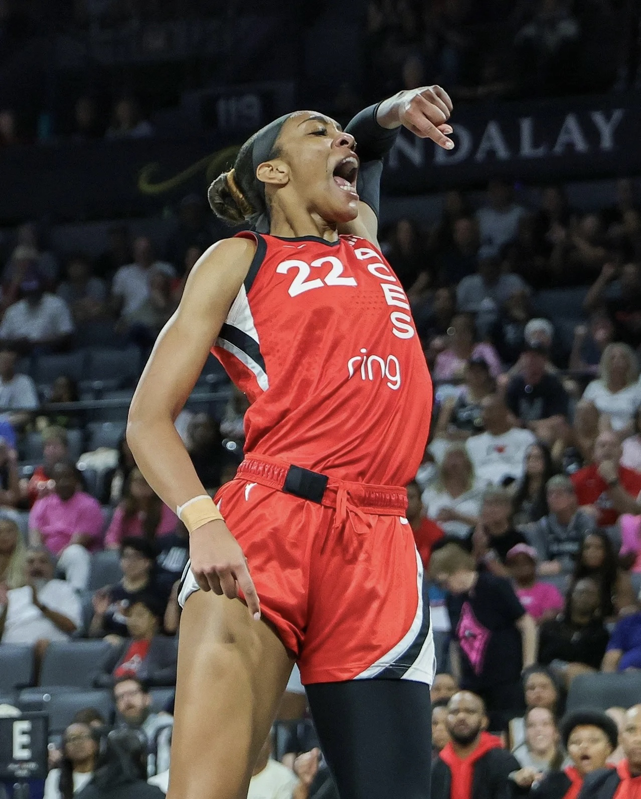争议｜WNBA今日观察：拉斯维加斯王牌延续争冠热度，背后还有阵容厚度，关键词已经很清楚