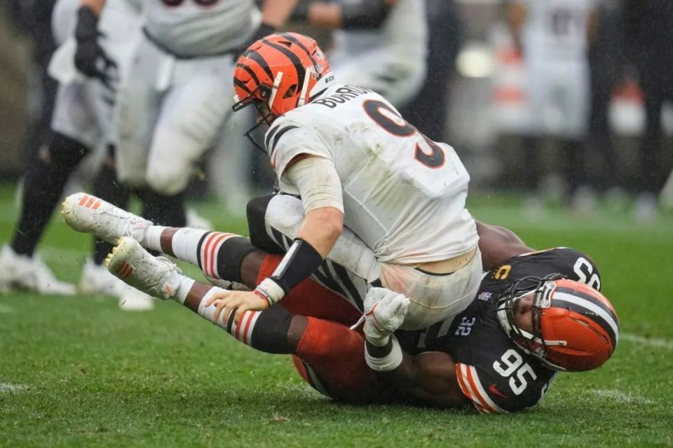 争议｜NFL第五周压轴战开打，成为今日NFL焦点，两支一胜两负球队争取反弹，球迷讨论提前升温