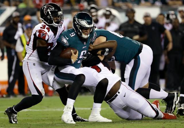 数据说｜NFL今日看点：NFL伤病报告继续更新与阵容深度，球迷讨论提前升温