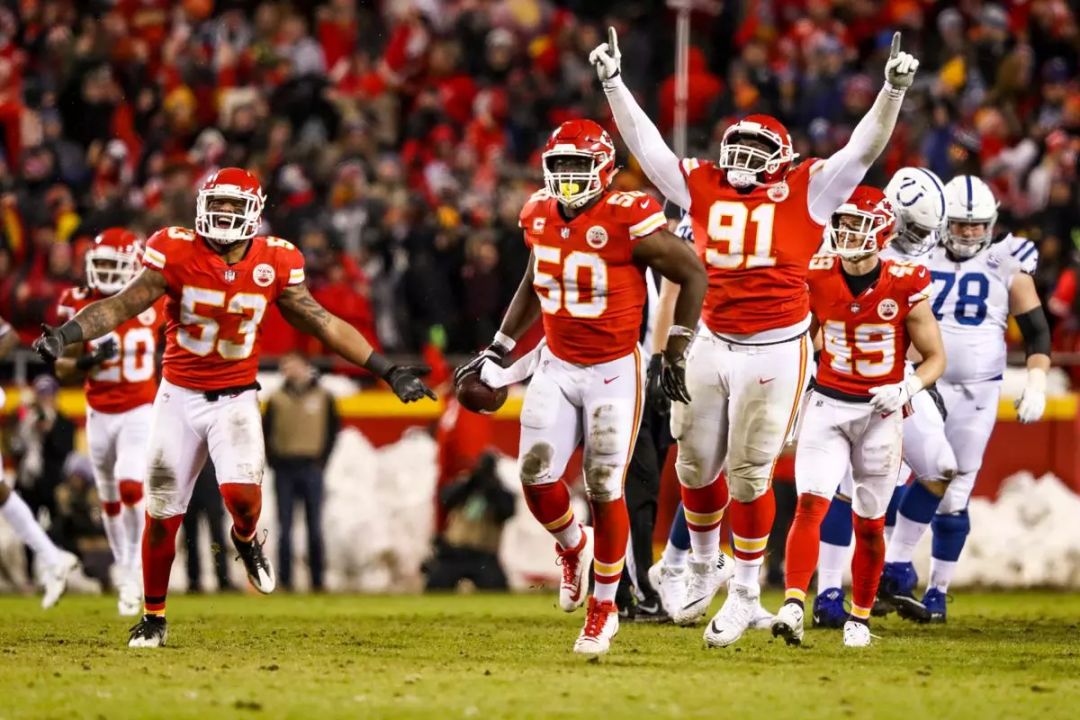 NFL早间盘点：猎鹰客场挑战圣徒、分区气氛与周一夜赛登陆新奥尔良，体坛热度继续上扬