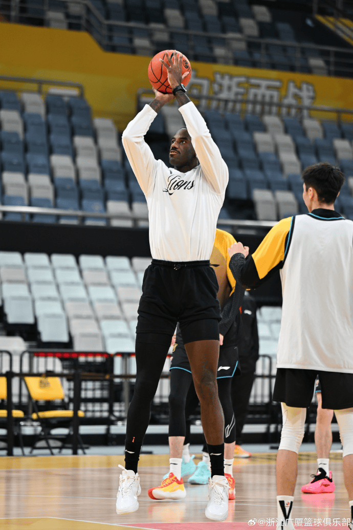 观察｜篮球快评：NBA训练营话题全面铺开的真正看点在阵容磨合，赛前气氛已经拉满
