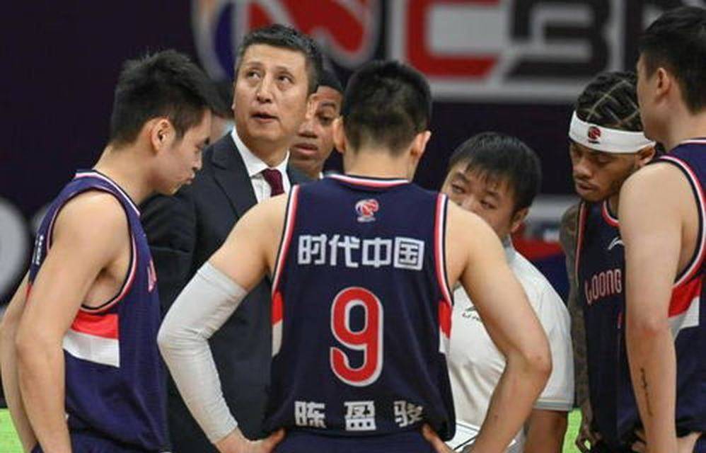 CBA新赛季备战持续推进，牵动篮球版面，外援配置和本土核心受到关注，后续发展值得关注