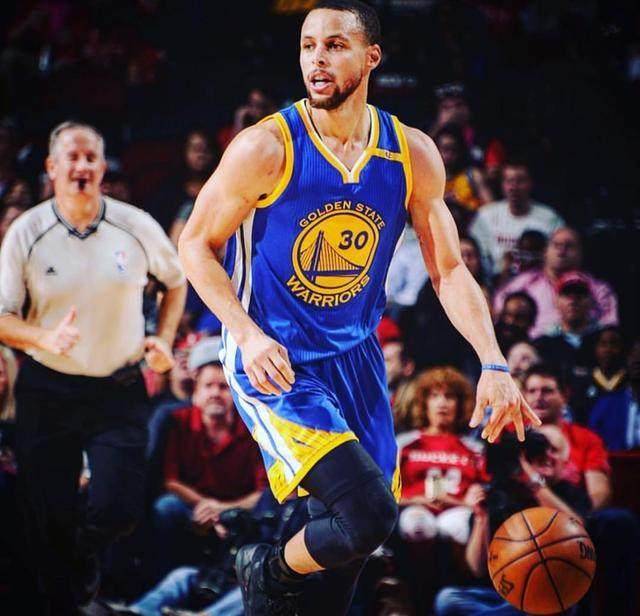 观察|NBA训练营话题全面铺开,出现新悬念,阵容磨合成为后续看点 观察|NBA训练营话题全面铺开,出现新悬念,阵容磨合成为后续看点