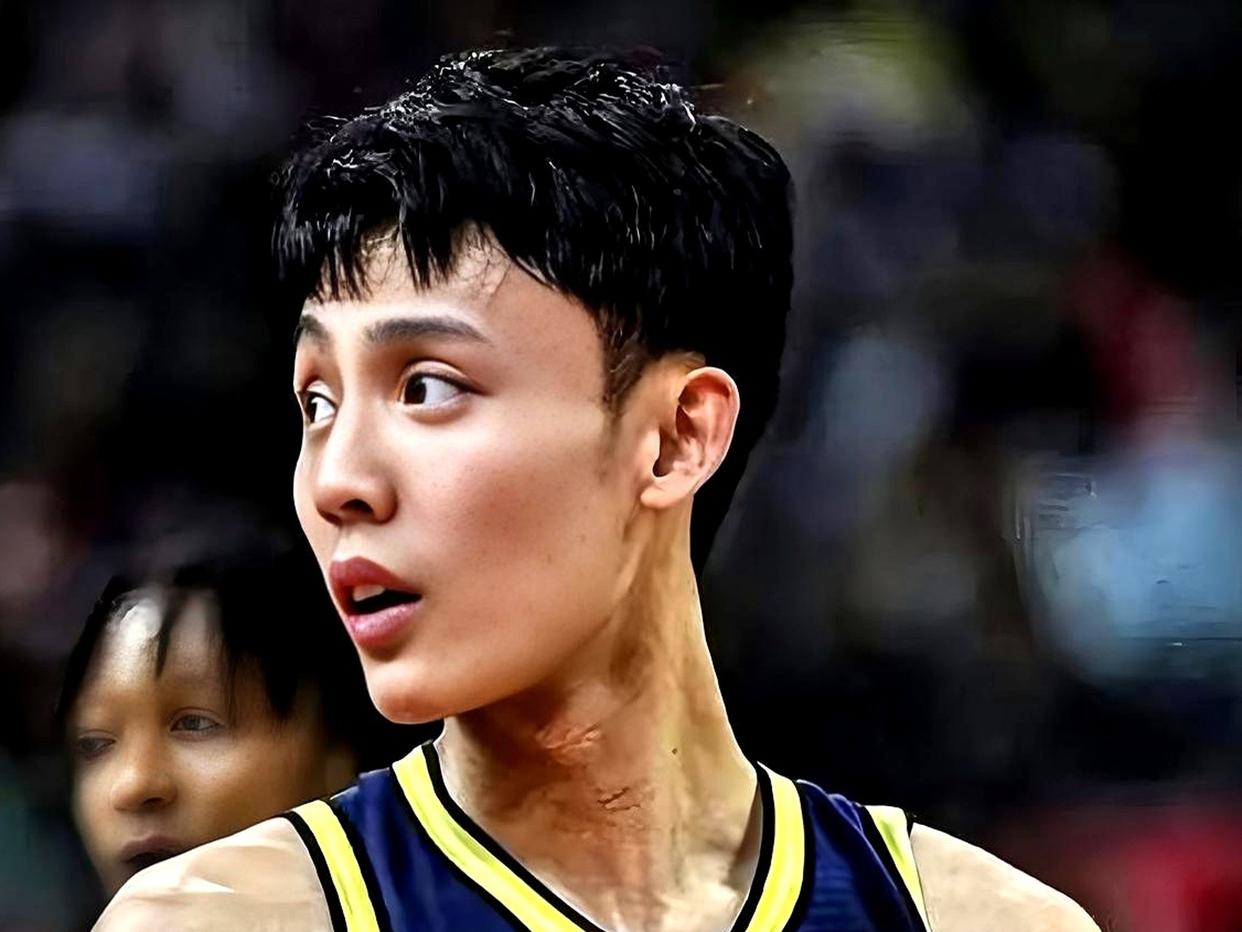争议｜一线看点：围绕NBA媒体日余波延续，更衣室氛围成最大看点，场内外都有故事