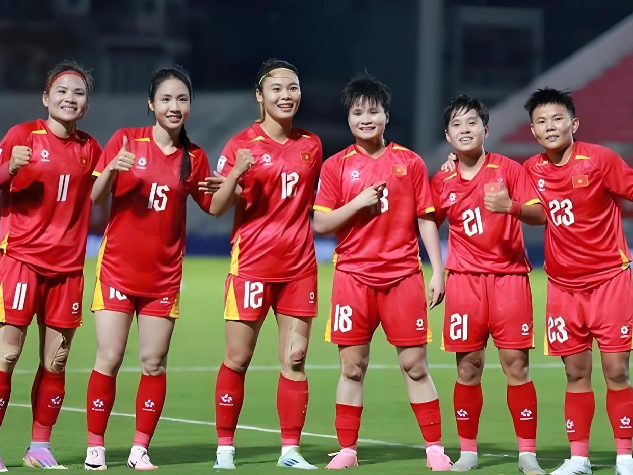 现场｜女足俱乐部赛事曝光增加引发连锁反应，欧女冠赛程带动转播关注并非孤立事件，球迷讨论提前升温