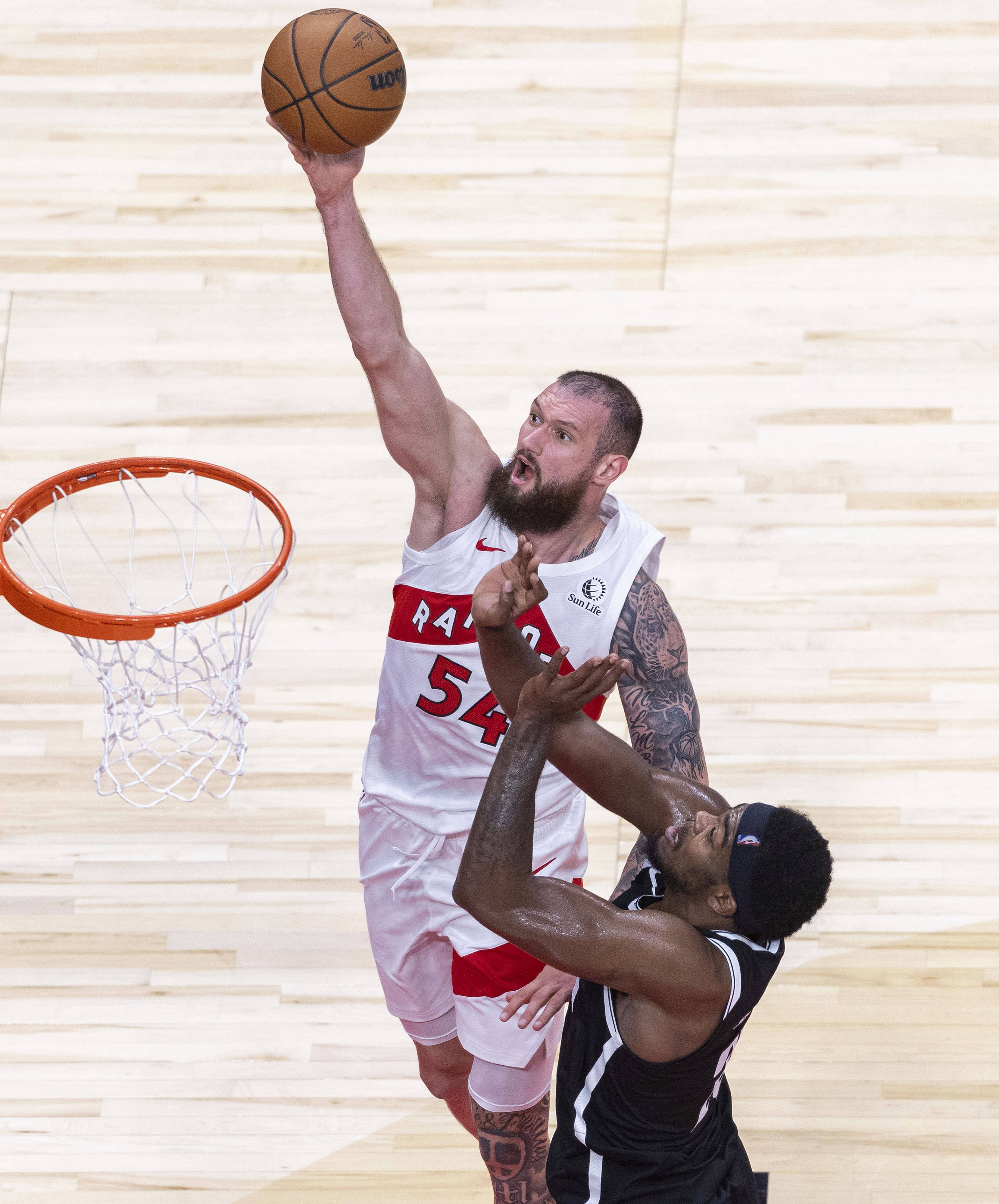 深一度｜篮球热度升高，NBA季前赛窗口正式升温引发持续关注，后续发展值得关注