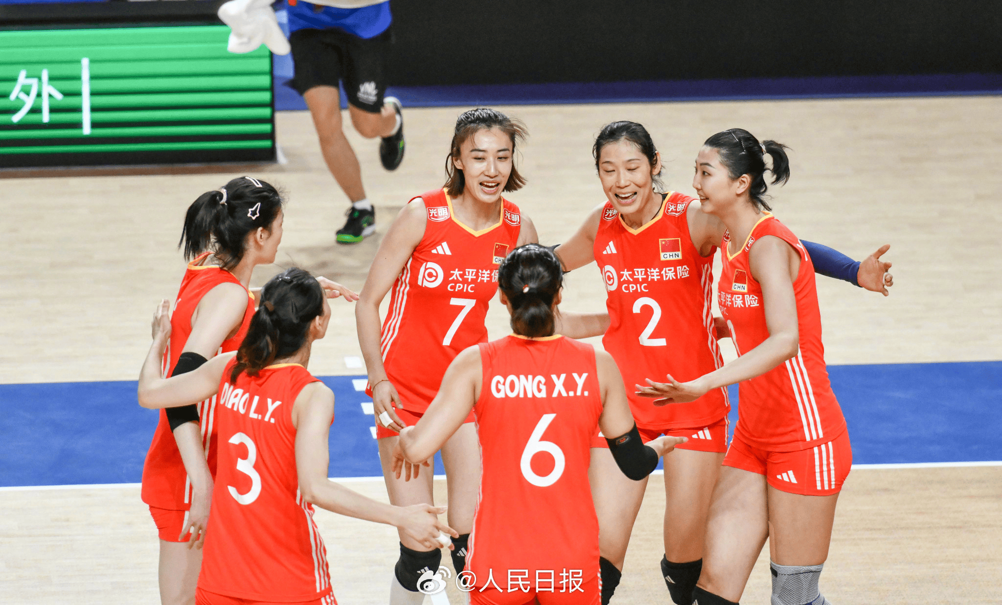 战报｜排球早间盘点：女排俱乐部备战新赛季、拦防质量与主攻线磨合成为重点，场内外都有故事
