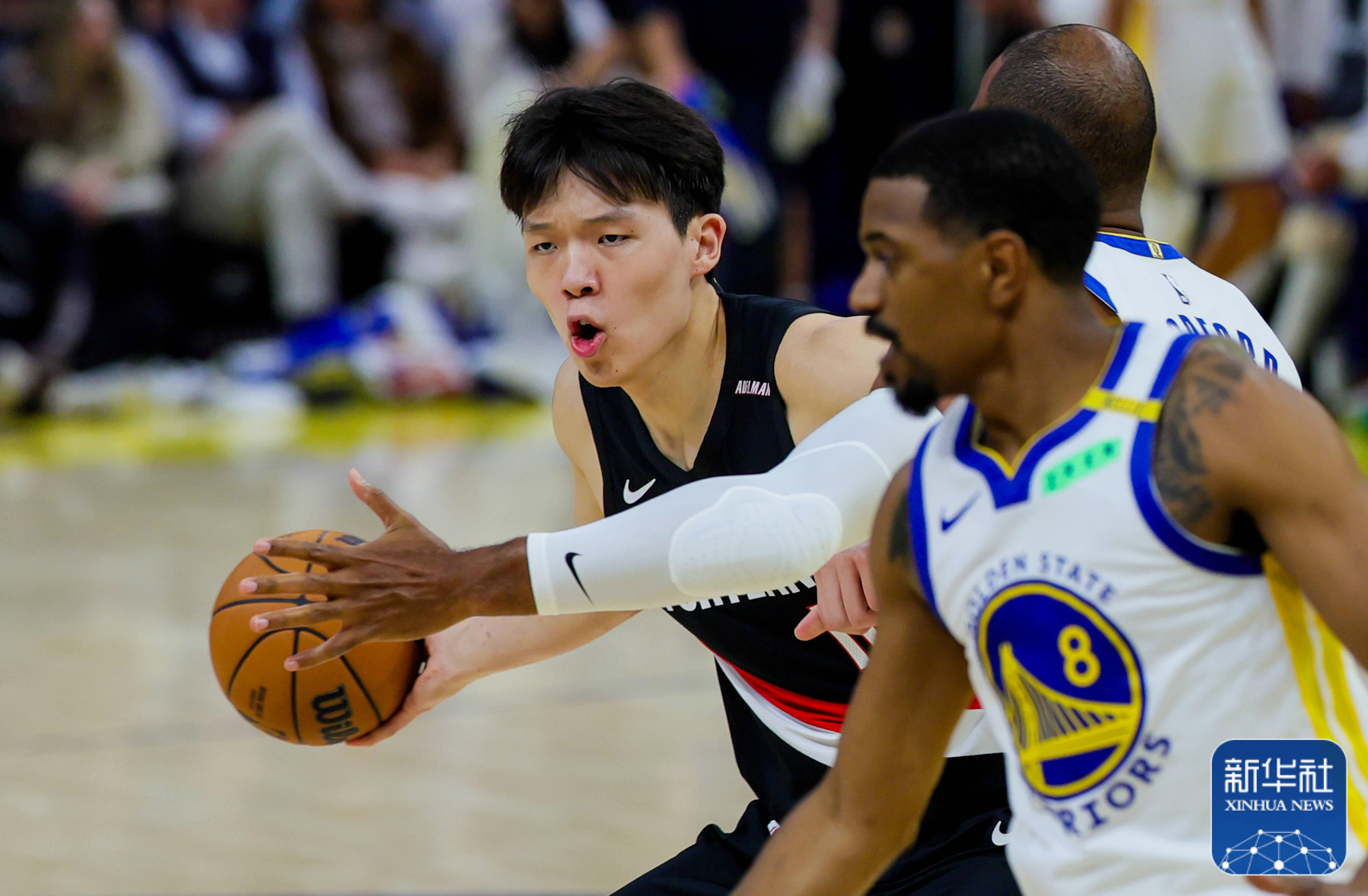 现场｜NBA季前赛窗口正式升温，牵动篮球版面，新人和边缘球员争夺名单席位，看点比想象更多