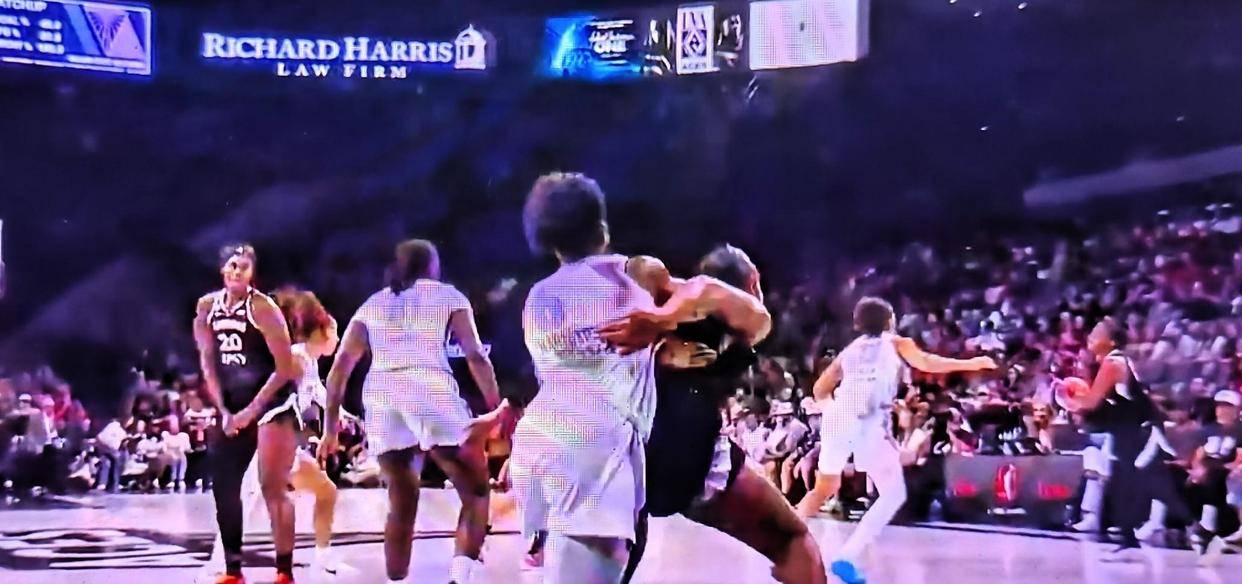 WNBA多线作战的一天，拉斯维加斯王牌延续争冠热度，话题度最高，体坛热度继续上扬